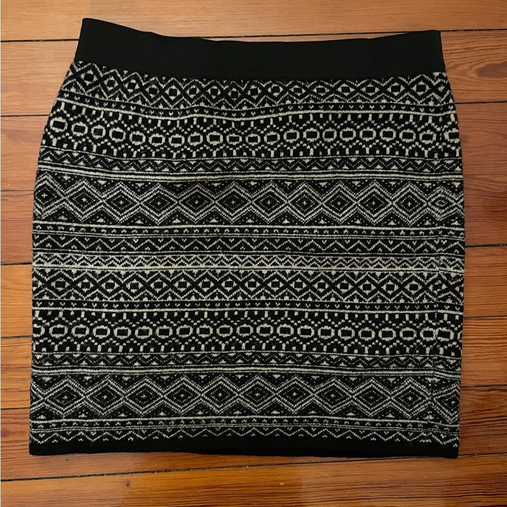 Patterned Pencil Skirt